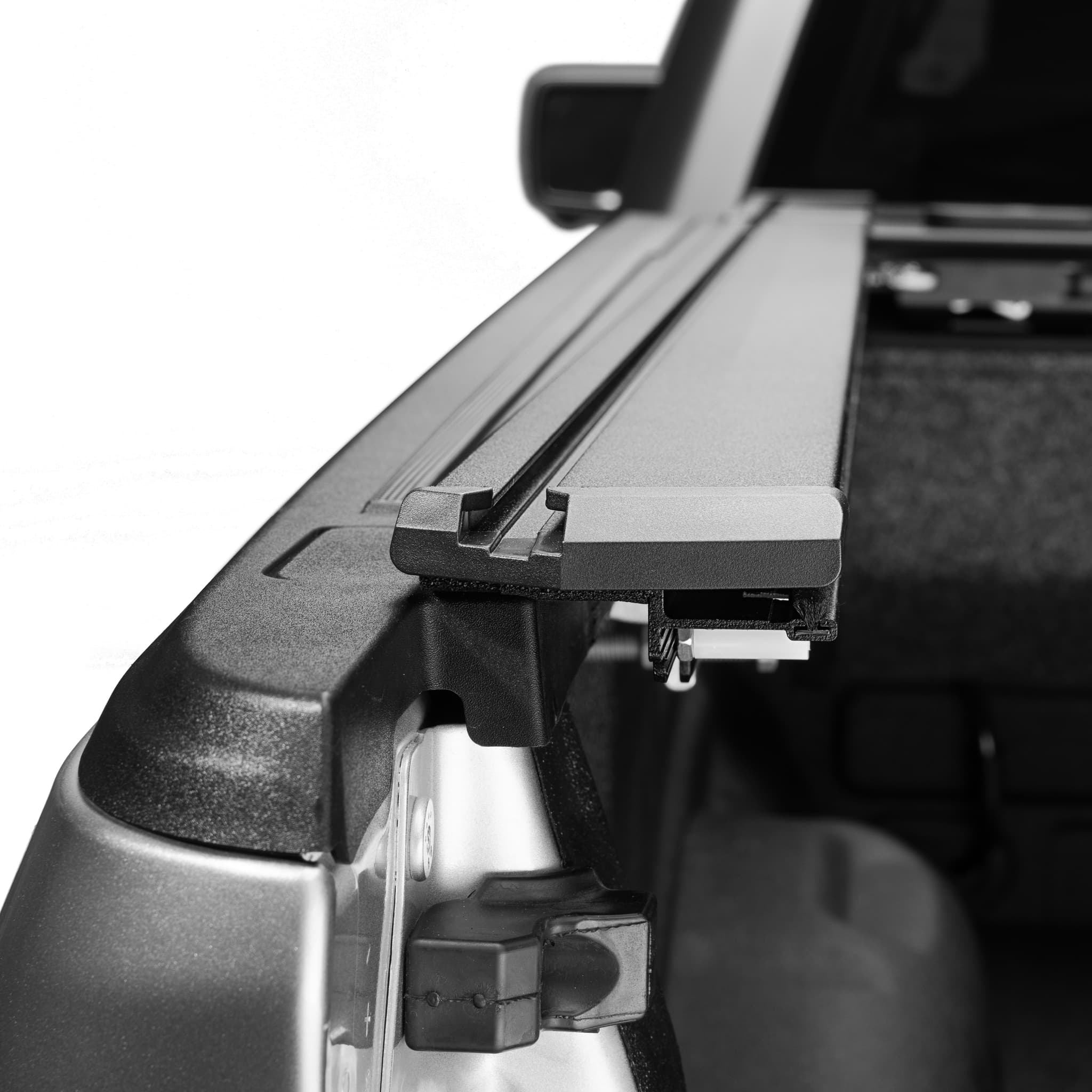 RetraxPro FRC-4000 EZ-OFF Retractable Tonneau Cover T-Slotted Rails