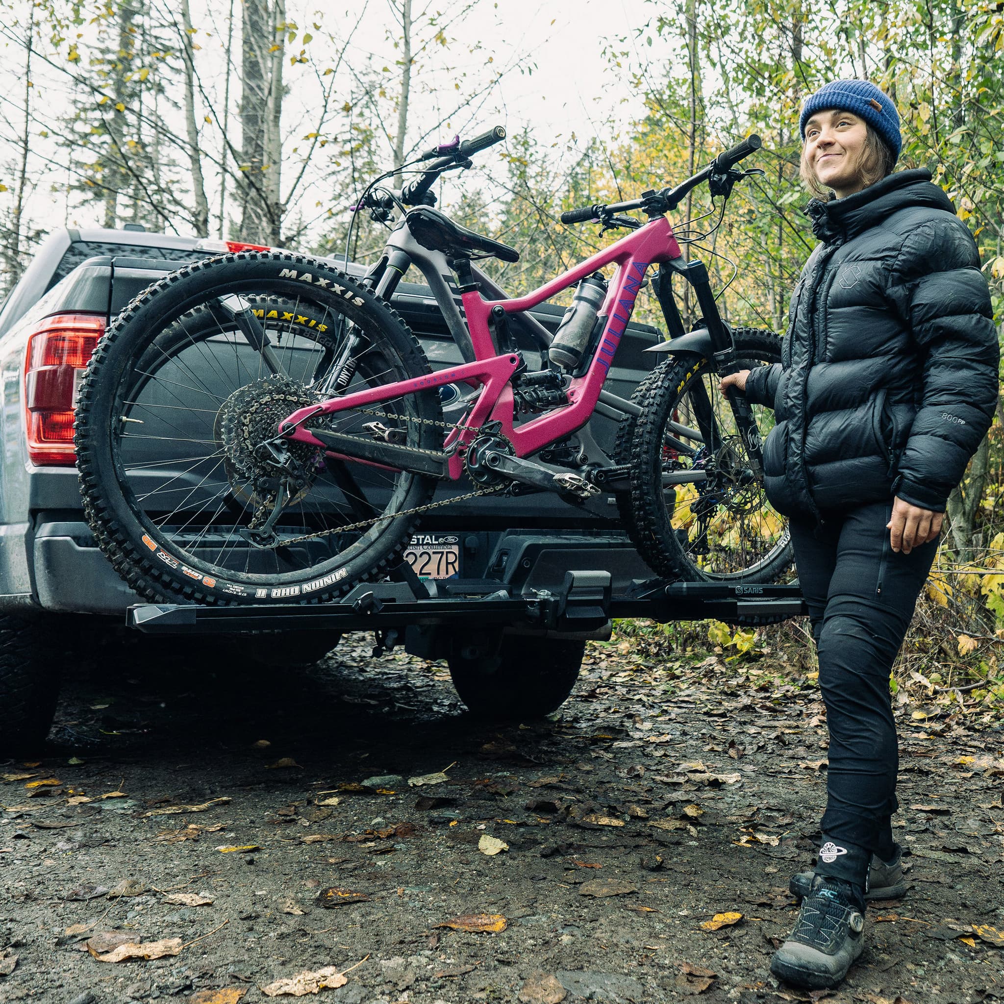 saris edge platform bike rack mounted to vehicle in use